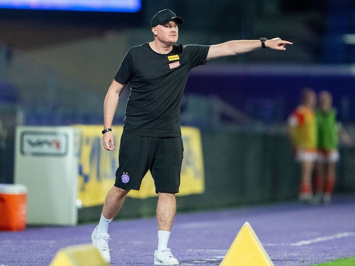 Trainer Stefan Kenesei.