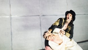 „bumm tschak“: Max Simonischek als Josef (im Bild mit Thiemo Strutzenberger, li)