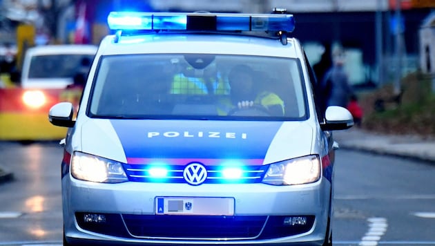 Der 47-Jährige verständigte die Polizei und gab an, seit mehreren Jahren Gewalt vonseiten seiner ...