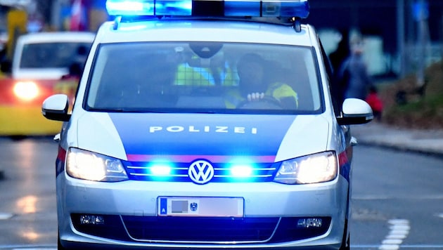 Der 47-Jährige verständigte die Polizei und gab an, seit mehreren Jahren Gewalt vonseiten seiner ...