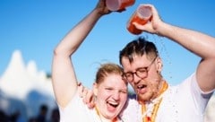 Auch diese beiden Teilnehmer hatten beim Business Run auf der Wiener Donauinsel viel Spaß.