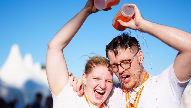 Auch diese beiden Teilnehmer hatten beim Business Run auf der Wiener Donauinsel viel Spaß.