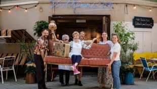 Direkt neben dem Lehár- Theater wird am 11. September ein Pop-up-Café des Vereins „Vollpension“ ...