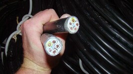 Leitungen, Kupferschienen und Kabel aus dem wertvollen Metall stahl der Österreicher