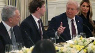 Unter den Gästen bei dem Dinner war auch Facebook-Gründer Mark Zuckerberg.