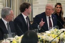 Unter den Gästen bei dem Dinner war auch Facebook-Gründer Mark Zuckerberg.