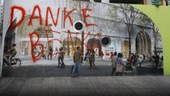 „Danke, Benko“: Gläubiger haben bei den Signa-Pleiten Milliarden verloren.