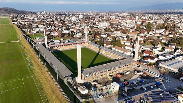 In den Bau des Reichshofstadion wurden 7,6 Millionen Euro investiert.