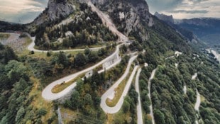 Der Plöckenpass ist nicht nur eine wichtige Verbindungsstrecke, sondern auch für den Tourismus ...