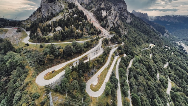 Der Plöckenpass ist nicht nur eine wichtige Verbindungsstrecke, sondern auch für den Tourismus ...