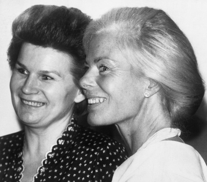 Die Herzogin mit Valentina Tereshkova, der ersten Frau im All