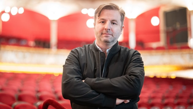 Jan Philip Gloger, geboren 1981 in Hagen, war Schauspieldirektor am Staatstheater Nürnberg und ...