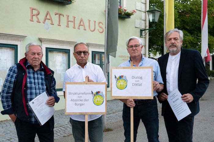 Geeint gegen ÖVP-Bürgermeister Martin Falk in Gars am Kamp: Helmut Gröschel (FPÖ), Josef ...