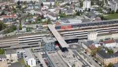 Der erst 2005 errichtete Bahnhof in Wels kommt bei den Bahnfahrern nicht gut an. Bereits in ...
