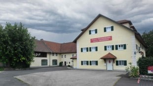 Das Viersternehotel und das dazugehörige Restaurant im Keferfeld warten darauf, wachgeküsst zu ...