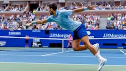 Novak Djokovic streckte sich gegen Carlos Alcaraz vergeblich.