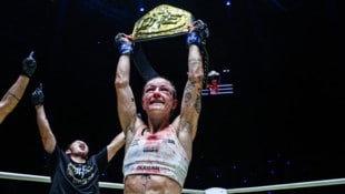 Die 26 Pfund Gold im Muay Thai-Strohgewicht gehören Stella Hemetsberger.