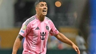 Luis Suarez muss sechs Spiele zuschauen.