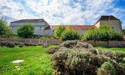 Das Simmeringer Renaissance-Schloss Neugebäude gehört der Stadt Wien, also der Allgemeinheit. ...