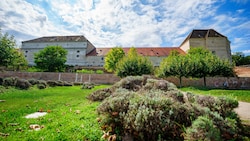 Das Simmeringer Renaissance-Schloss Neugebäude gehört der Stadt Wien, also der Allgemeinheit. ...