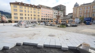 Der Landhausplatz ist bereits eine Betonwüste, auch beim Boznerplatz einige Meter weiter, wird ...