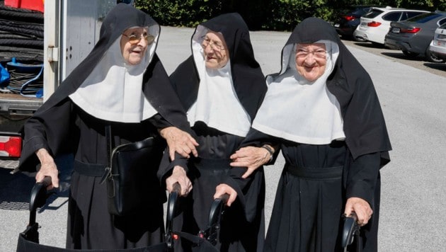 Regina, Rita und Bernadette geben sich kämpferisch.
