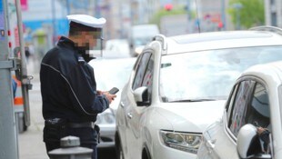 Die 32-Jährige ging nach einem Streit plötzlich auf den Parksheriff los.