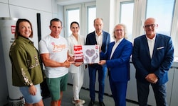 „Krone“-Chefredakteur und Herausgeber Dr. Christoph Dichand (Mi.) war neben Gaigg, Jelinek, ...