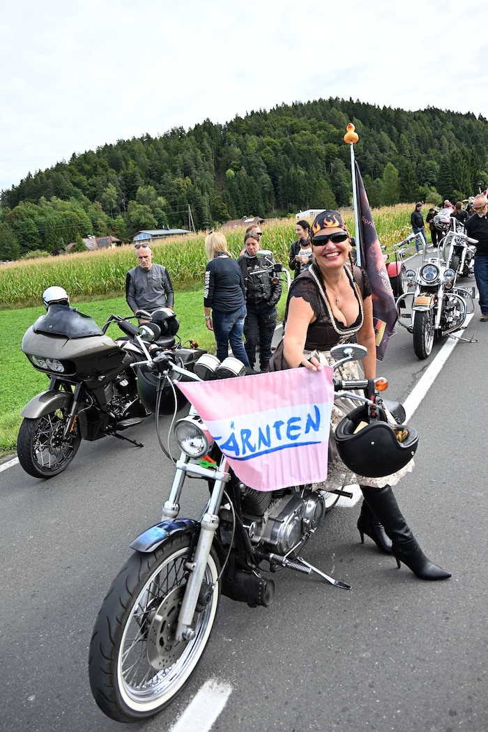Hier darf jede(jeder) sein, wie er will; das gehört zum Biker-Freiheitsgefühl.