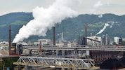In manchen Industrien lässt sich CO2 nicht ganz vermeiden. Um die Werke zu erhalten, könnte das ...