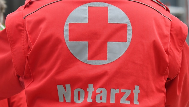 Die Rettung brachte den Verunfallten ins Klinikum Klagenfurt.