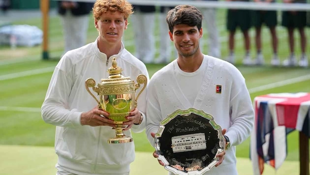 Jannik Sinner (li.) und Carlos Alcaraz standen sich zuletzt im Wimbledon-Finale gegenüber – ...