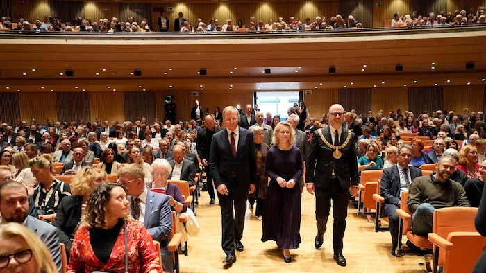 Landeshauptmann Thomas Stelzer, Wissenschaftsministerin Eva-Maria Holzleitner, Bürgermeister ...