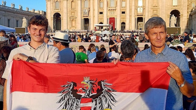 Peter und Raphael Haslinger kamen mit Österreich-Fahne.