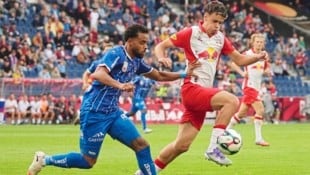 Salzburgs Alajbegovic (re.) ist Bosniens jüngster Debütant.