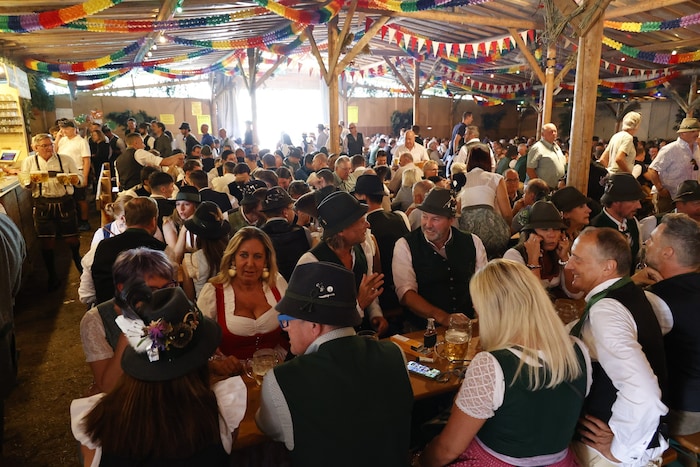 Beste Stimmung im urigen Festzelt