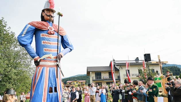 Er überragte einfach alle: Der Samson aus St. Andrä war beim Festumzug mit dabei.