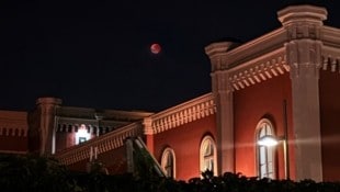 Zunächst gaben sich vor allem über Wien die Wolken als Spielverderber – aber schließlich konnte ...