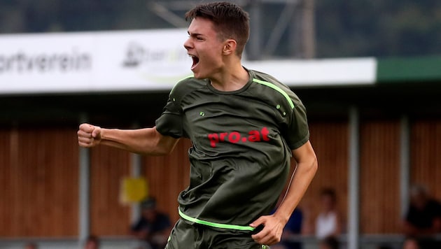Oberalm (Marjanovic) bleibt an Leader Faistenau dran