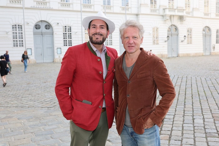 Sänger Clemens Unterreiner und Hans Peter Kammerer (re.)