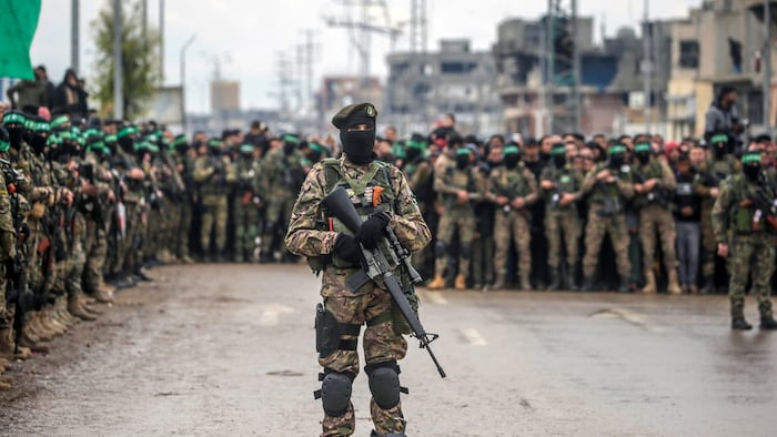 Kämpfer der Hamas während einer Geiselübergabe im Februar 2025