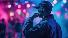 Grelle Lichter, viele Menschen und laute Musik können überfordern – sind Schutzräume die Antwort ...