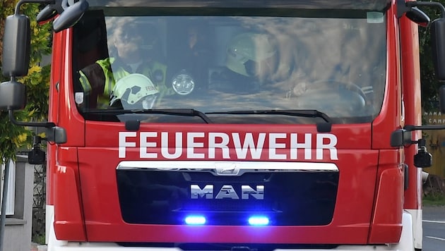 Die Feuerwehr verhinderte, dass die Flammen auf andere Wohnungen übergriffen.