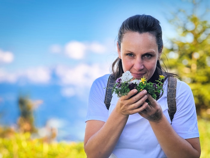Bei Workshops zeigt Martina, wie man die Kräuter veredeln kann.
