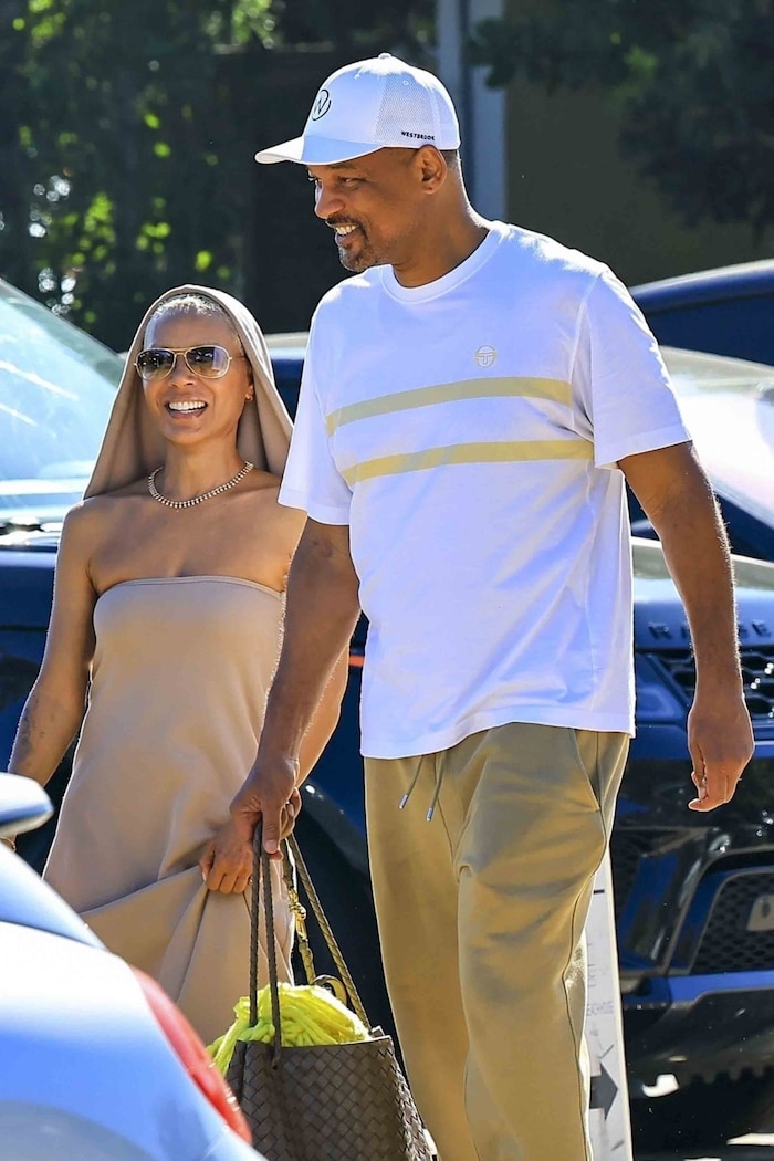 Will Smith und Jada Pinkett Smith strahlen über das ganze Gesicht, während sie durch Soho Malibu ...