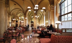 Das Cafe Central zählt zu den bekanntesten Wiener Kaffeehäusern.