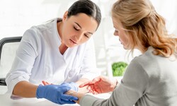 Die Behandlung bei Neurodermitis richtet sich individuell nach den Beschwerden und Bedürfnissen ...
