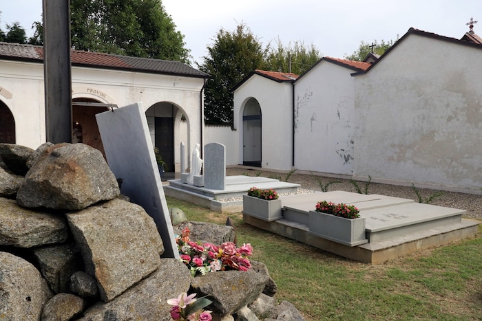 Die Kapelle der Familie Armani in dem kleinen Dorf Rivalta – ist nun auch Giorgio Armanis letzte ...