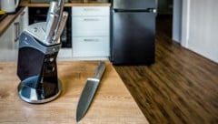 60-Jährige griff zum Küchenmesser, verletzte ihre erwachsenen Kinder damit.