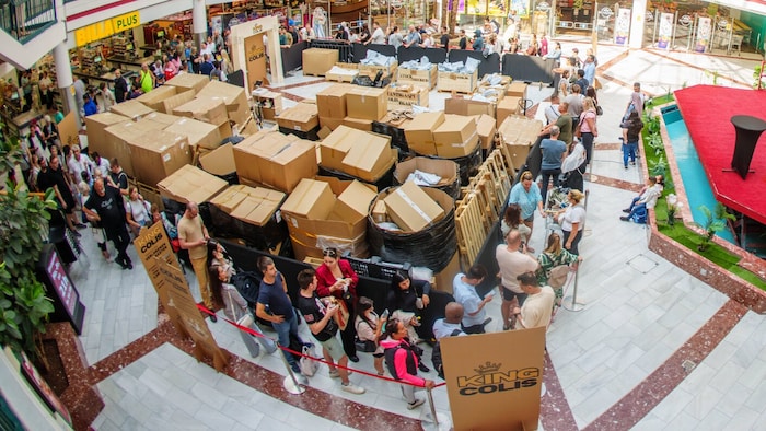 In der Lugner City türmen sich noch bis kommenden Samstag die Überraschungspakete.